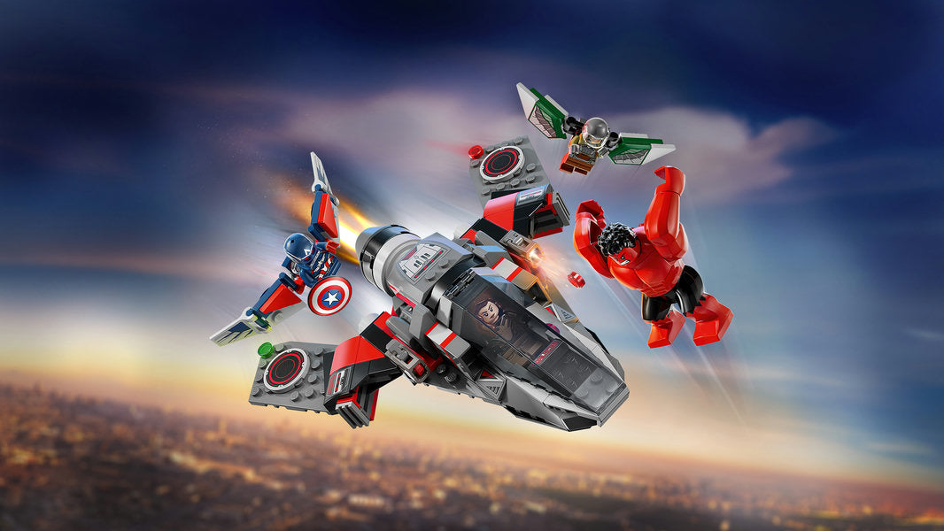 LEGO® Marvel Captain America vs. Red Hulk Battle