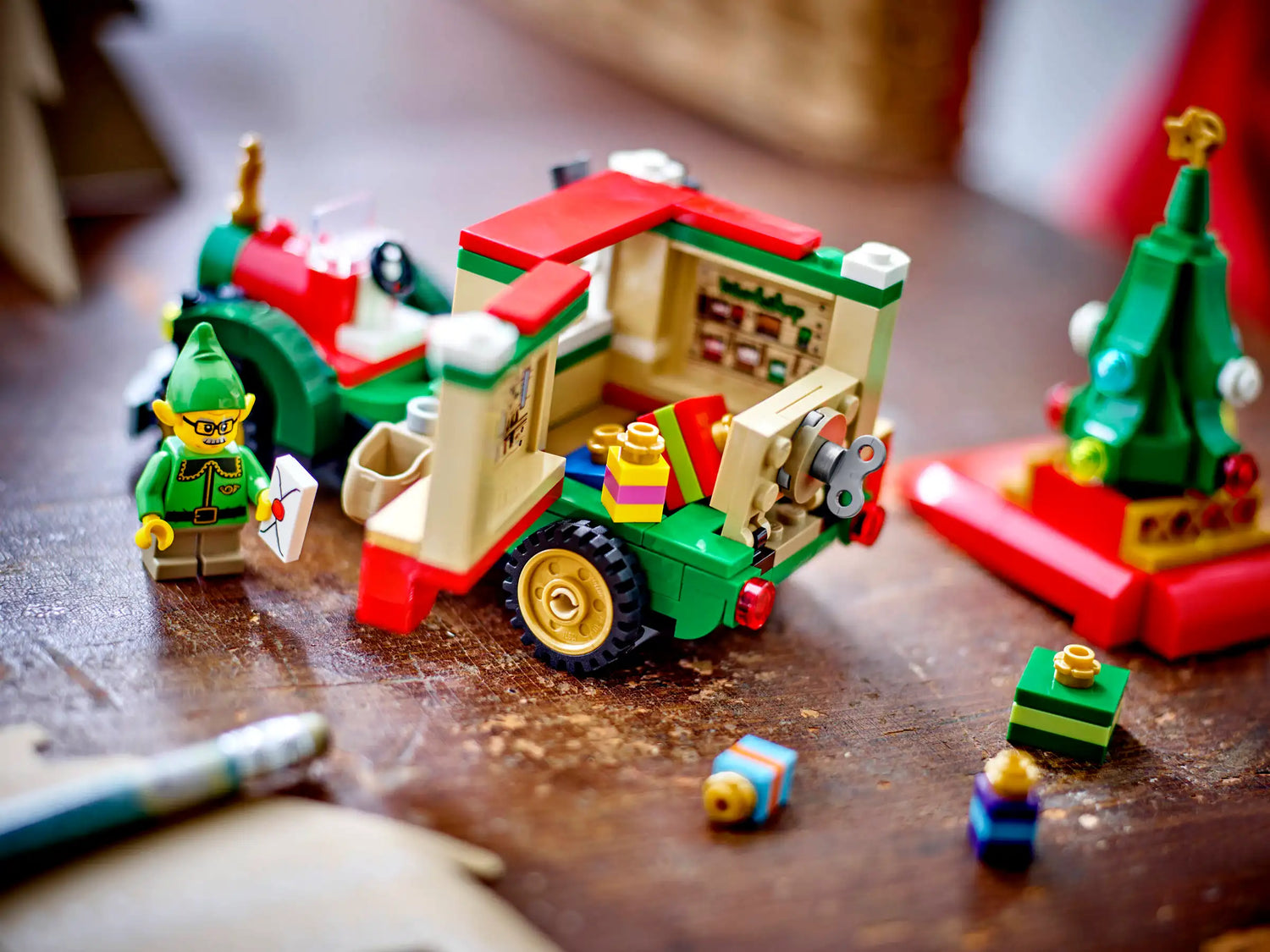 LEGO® Santa’s Delivery Truck