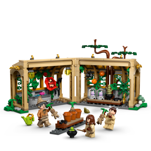 LEGO® Harry Potter™ Hogwarts™ Castle Herbology Class