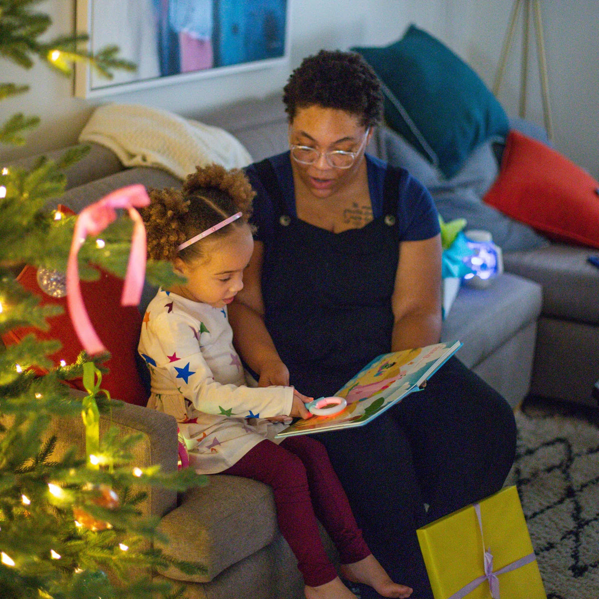 Prehistoric Pals Pippa Light Up Book