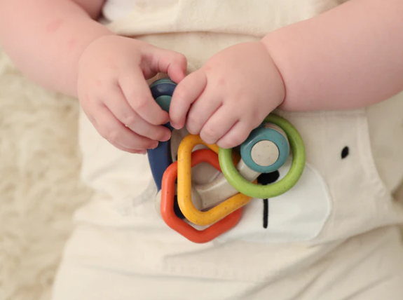 Triangle Rattle Tolo