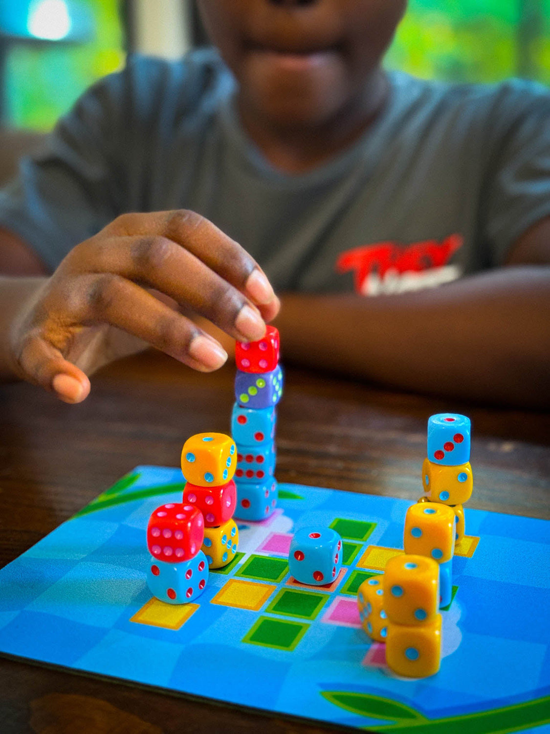 Stack-a-pillars: Dice Stacking Game