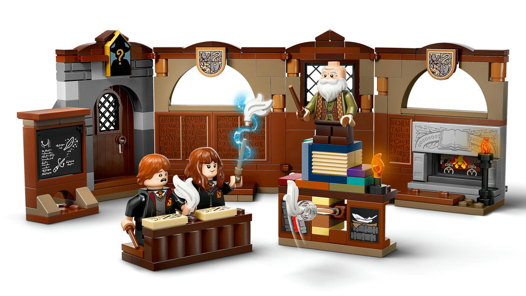 LEGO® Harry Potter™ Hogwarts™ Castle: Charms Class