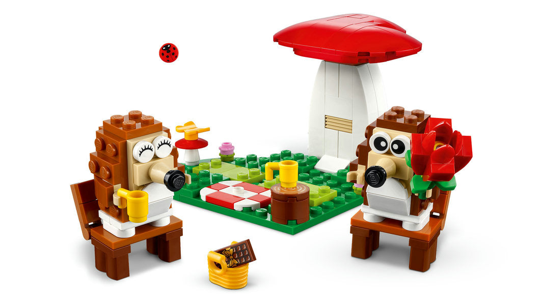 LEGO® Hedgehog Picnic Date