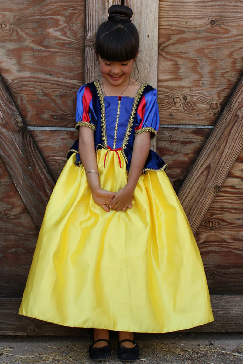 Deluxe Snow White Gown Size 7/8