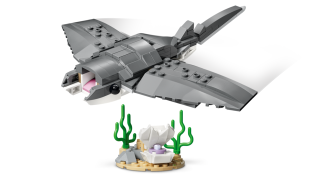 LEGO® Creator 3in1 Fierce Shark with a Treasure Chest