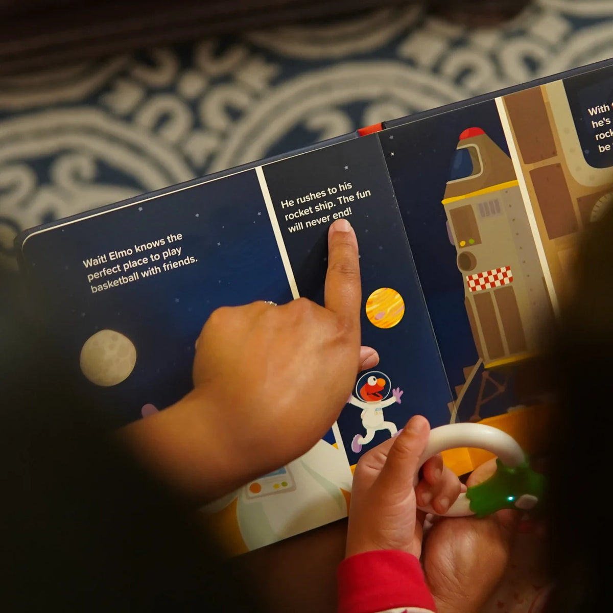 Light-Up Library Play Pretend With Elmo Outer Space