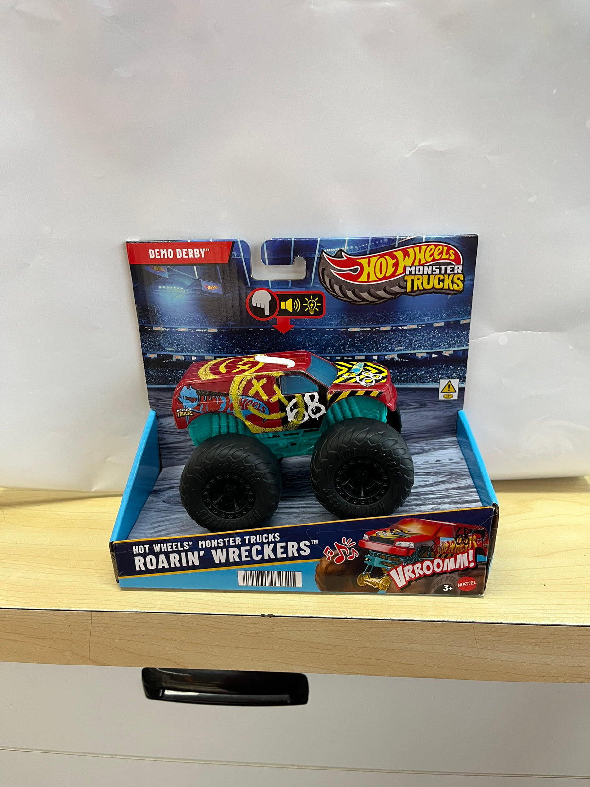 Hot Wheels Monster Trucks Roarin' Wreckers™  (sold individually)
