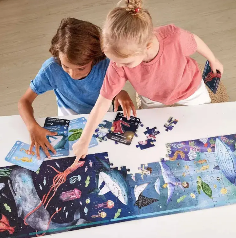 200 pc Ocean Life Glow Puzzle