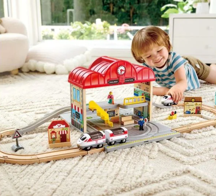 Portable Train Station Set