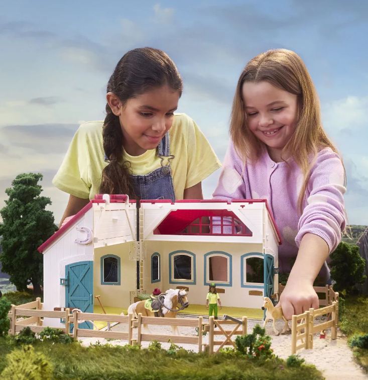 Little Horseshoe Open Stable