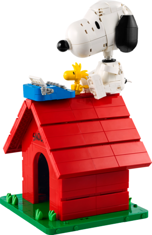 LEGO® Ideas Peanuts: Snoopy’s Doghouse
