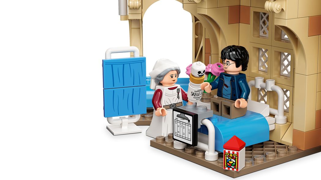  LEGO Harry Potter Hogwarts Hospital Wing 76398 Building Toy  Castle Kit with Clock Tower, The Prisoner of Azkaban, Includes Harry Potter,  Hermione Granger, Ron Weasley & Madam Pomfrey Minifigures : Toys